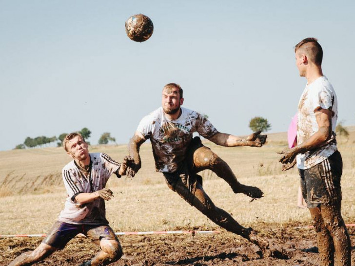 Das traditionelle Schlammfussballturnier beim Ackerfest.

Foto: Ackerfezt e.V.