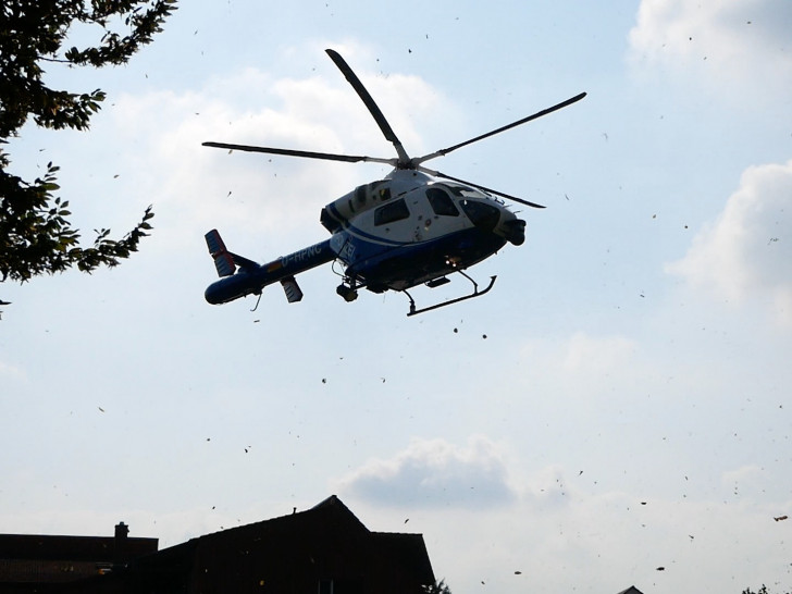 Auch der Hubschrauber kam bei der Fahndung zum Einsatz. Symbolfoto: Alexander Panknin