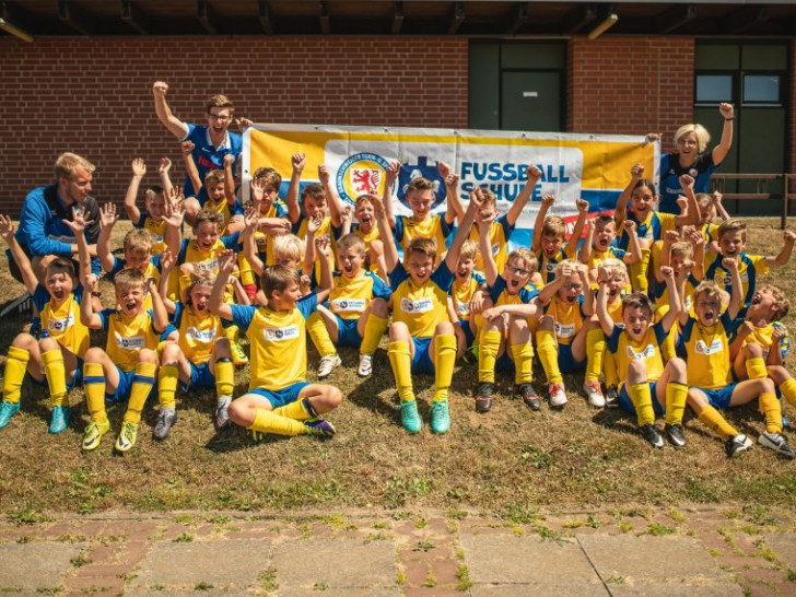 Auch 2019 wird es die Eintracht-Fußballschule wieder geben. Foto: Eintracht4Kids/Archiv