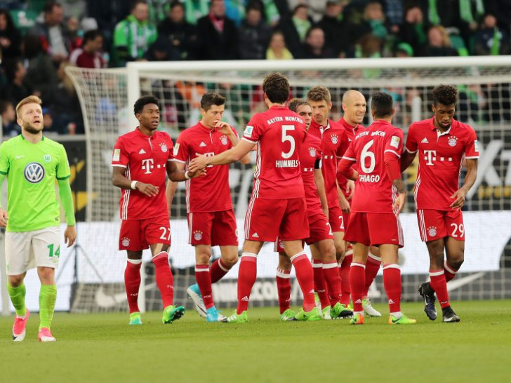 5. Meisterschaft in Folge. für die Bayern. Jakub Blaszczykowski und der VfL Wolfsburg blieben 90 Minuten blass. Fotos: Agentur Hübner