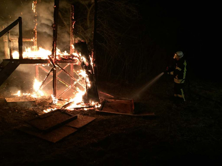 Die Feuerwehr hatte gestern Probleme, den Brand zu finden. Foto: Feuerwehr Fallersleben