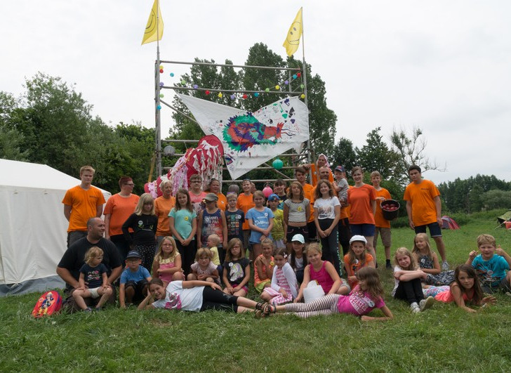 Ein ereignisreiches Wochenende liegt hinter den Kindern und Betreuern des diesjährigen Zeltlagers der Jugendfreunde Werlaburgdorf. Fotos: Jugendfreunde