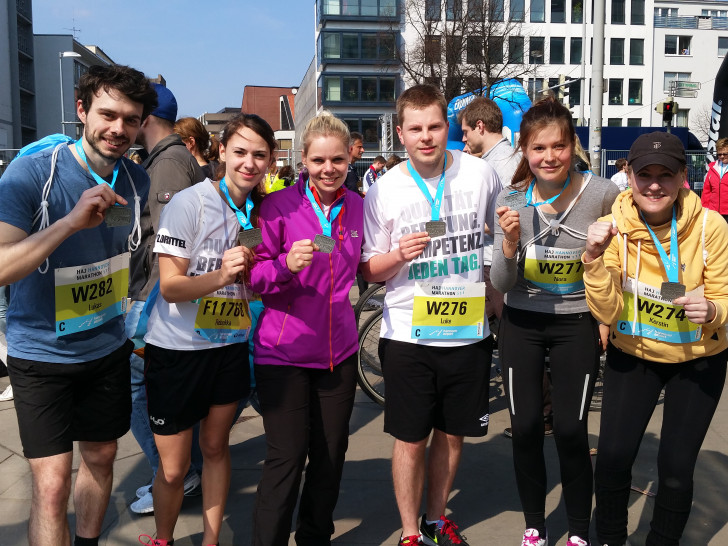 Lukas v.d.Heyden Rynsch, Rebekka Stellfeld, Alina Köhler, Luke Ebel, Nora Fischer und Kerstin Celik. Fotos: Julian Winkhaus