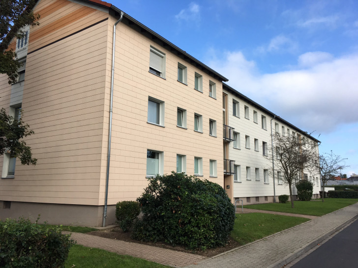 Drei Häuser der  ›Wiederaufbau‹ eG werden verkauft. Die Mittel sollen in andere Projekte fließen und der zukunftsorientierten Quartiersentwicklung in Wolfenbüttel dienen. Foto: Alexander Dontscheff