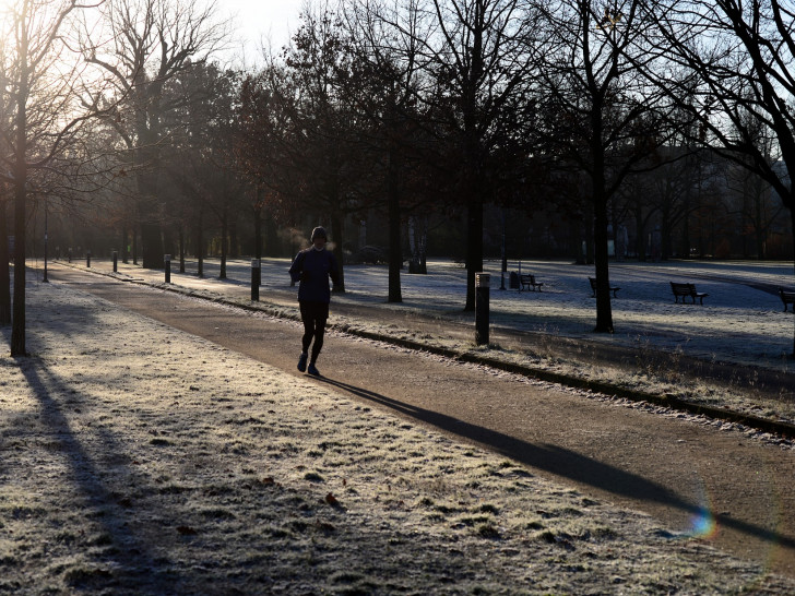 Im Winter gilt es, das Training an die kältere Witterung anzupassen und die Aufwärmphase entsprechend zu verlängern.