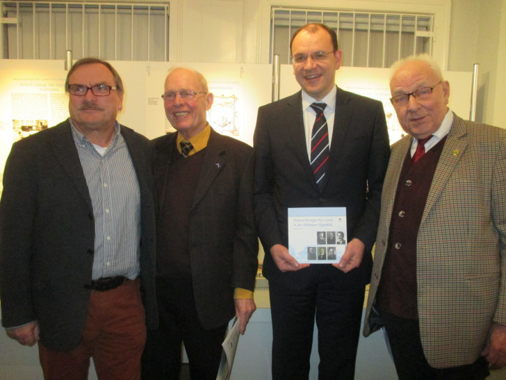 Im Bild die Vertreter  der BSL und der Stadt Seesen (v.li)  Friedrich Orend, Harald Schraepler, Erik Homann und Dieter Lorenz bei der Ausstellungseröffnung. Foto: Privat