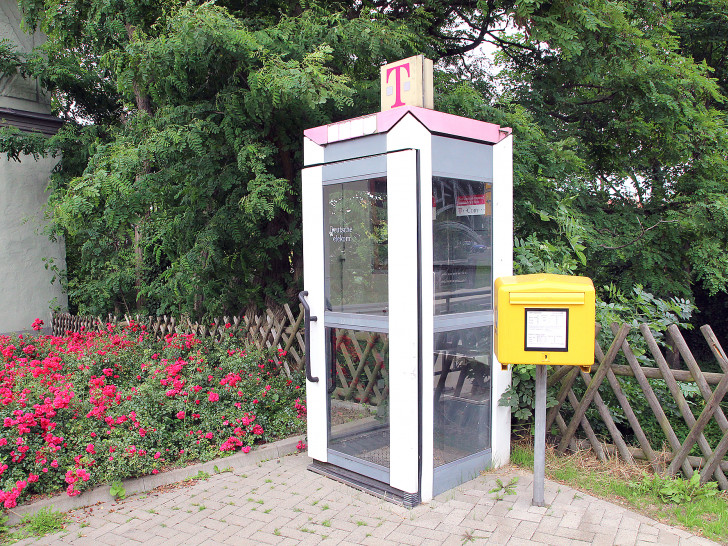 An der Elbestraße wurde die Telefonzelle abgebaut. Die CDU möchte, dass dort wieder eine installiert wird. Symbolfoto: Thorsten Raedlein