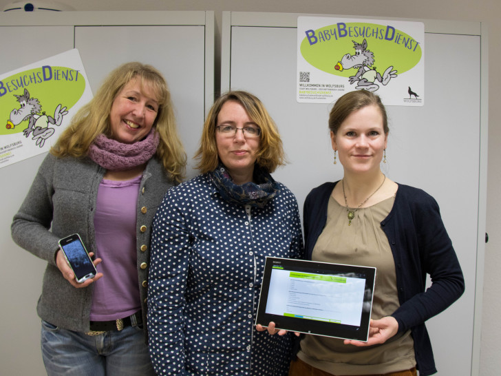 v.l.: Ute Fritzke, Babybesuchsdienst, Annick Wilke, Babybesuchsdienst, und Birte Neitzel, Koordination Frühe Hilfen. Foto: Stadt Wolfsburg