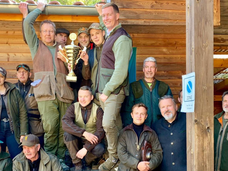 Gruppenfoto bei der Kreismeisterschaft im jagdlichen Schießen der Jägerschaft Wolfenbüttel. Foto: Jägerschaft Wolfenbüttel