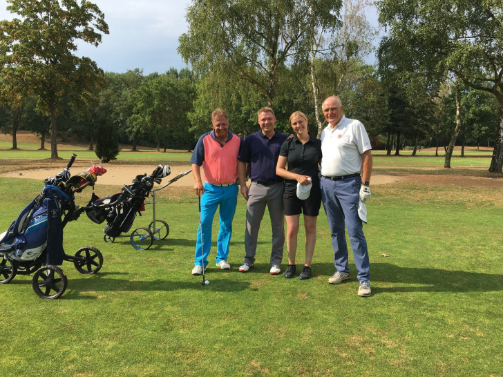 Zufriedene Teilnehmer des Golf-Tourniers 2018 Foto: Dr. Doris Skala-Gast