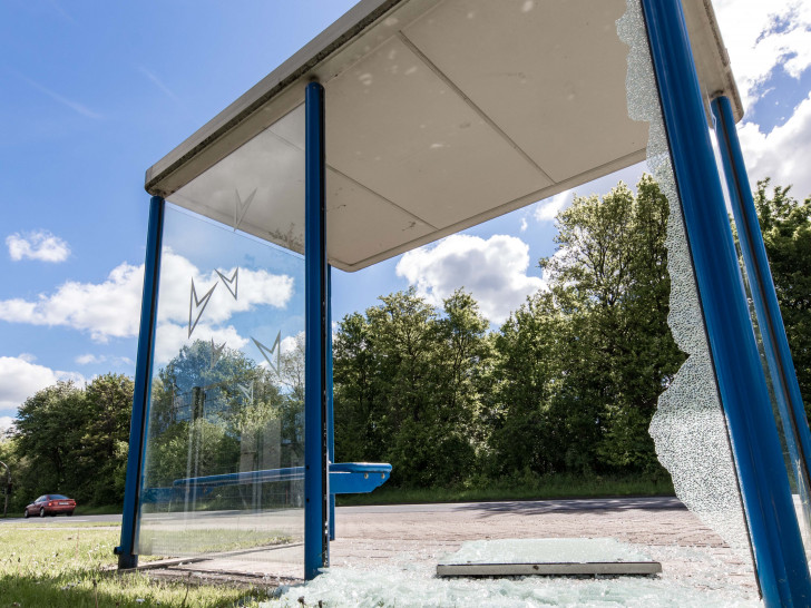 Vergangene Woche wurde eine Bushaltestelle in Watenstedt Opfer von Vandalismus. Foto: Rudolf Karliczek