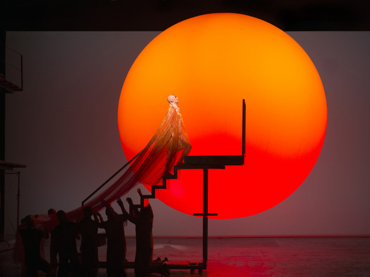 Szene aus Akhnaten.
Foto: Richard Hubert Smith/English National Opera