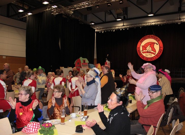 Am 5. Februar wird es wieder bunt und närrisch bei der Karnevalsshow für Senioren. Foto: Anke Donner 