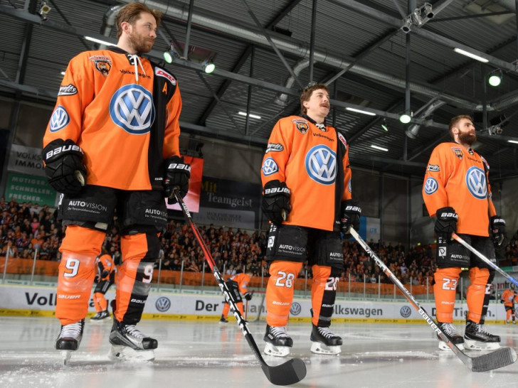 Originale Trikots der Grizzlys-Spieler sind zu haben. Foto: City-Press GbR