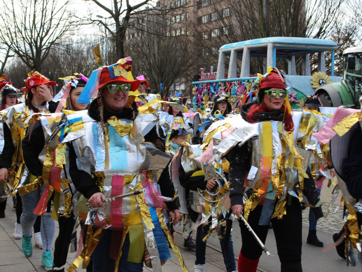 Der Karnevalsumzug verbreitet jedes Jahr jede Menge Frohsinn. Foto: Nick Wenkel