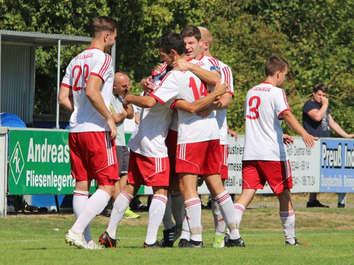 Deckel drauf: das 2:0 durch Lasgin Youssef war die Entscheidung für den SV Lengede. Fotos: Frank Vollmer