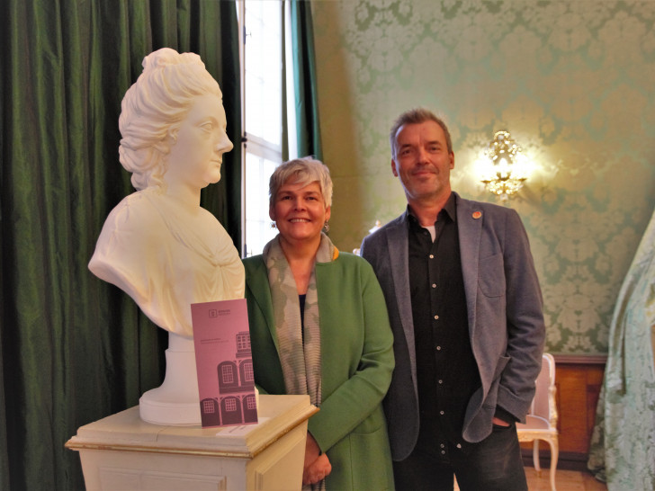 Dr. Sandra Donner und Prof. Matthias Steinbach stellen das neue Programm für Geschichte im Schloss vor. Foto: Museum Wolfenbüttel