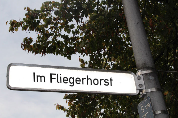 Als Straßenname wurde unter anderem "Im Fliegerhorst" vorgeschlagen. Fotomontage: Alexander Panknin