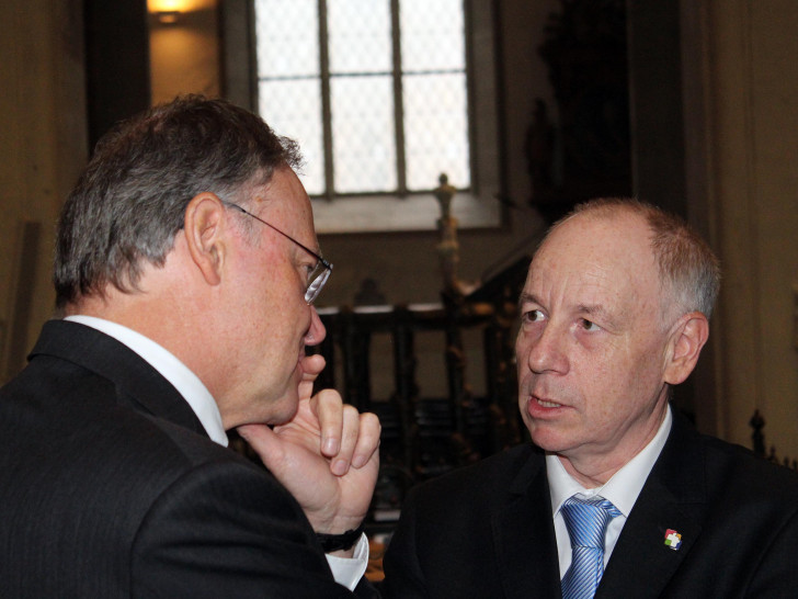 Ministerpräsident Stephan Weil im Gespräch mit Direktor Rüdiger Becker Foto:  Stephan Querfurth
