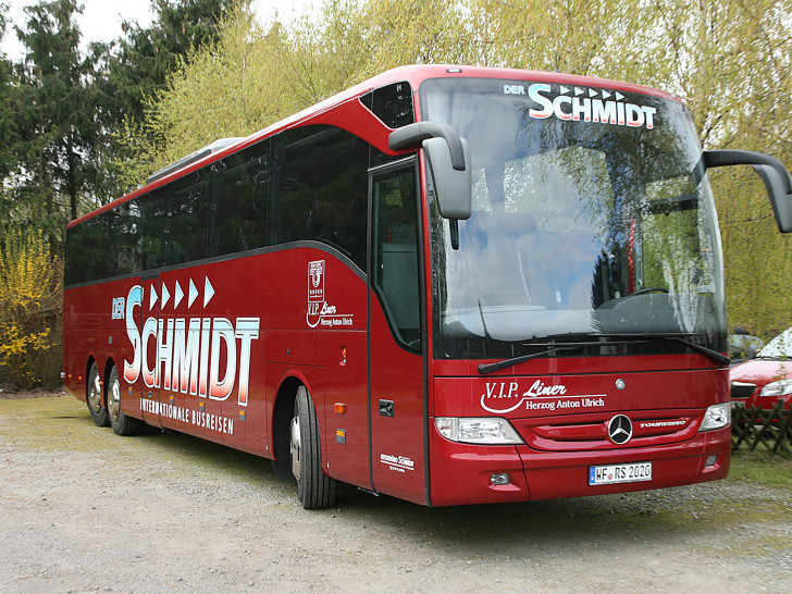 12 neue Luxusreisebusse erstmals wieder unter der Marke „Büssing“ verstärken die Flotte. Foto: Archiv/ Schmidt