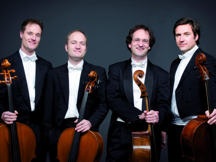 Die vier Cellisten begeistern im Forum mit ihrem neuen Programm "Scenes". Foto: Pressebild