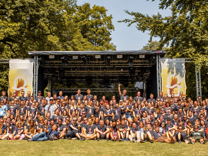 Die Veränder.Bar veranstaltet ihre fünfte Vernissage und freut sich, viele Bildkünstlerinnen und -künstler vom Summertime Festival begrüßen zu dürfen. Foto: Johannes Krull