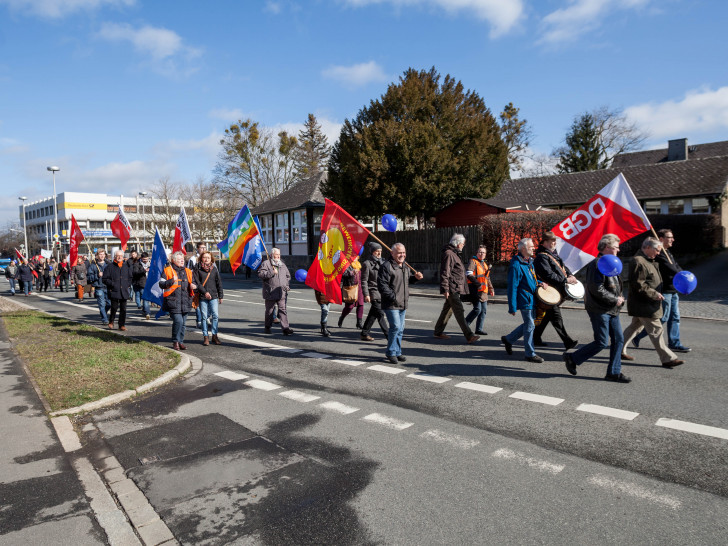 Ostermarsch 2016 in Goslar unter dem Motto "Schluss mit Krieg und Terror!". Fotos: Alec Pein