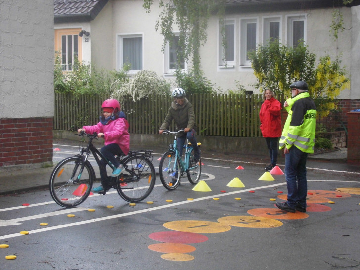 Die Kinder haben sich unter anderem auf die Fahrradprüfung vorbereitet. Foto: Verkehrswacht Wolfsburg e.V.