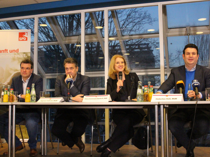Dr. Alexander Saipa, Sigmar Gabriel, Petra Emmerich-Kopatsch und Hubertus Heil stellten sich der Diskussion. Fotos/Video: Sandra Zecchino