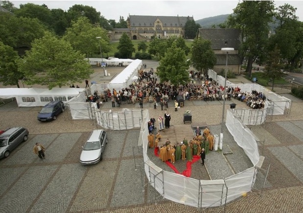 Temporäre Rekonstruktion von Stiftskirche und Kreuzgang zum Welterbetag 2007.