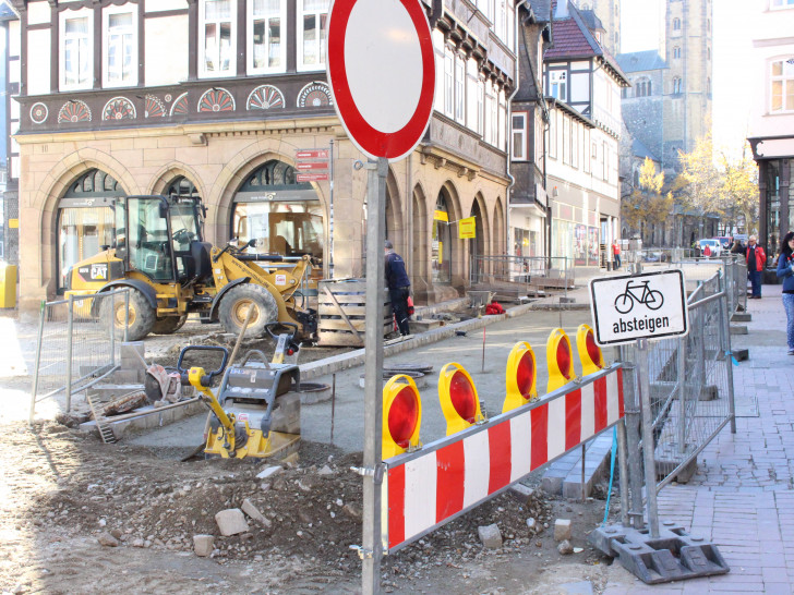 Die Bauarbeiten im Bereich Breite Straße verzögern sich. Foto: Max Förster