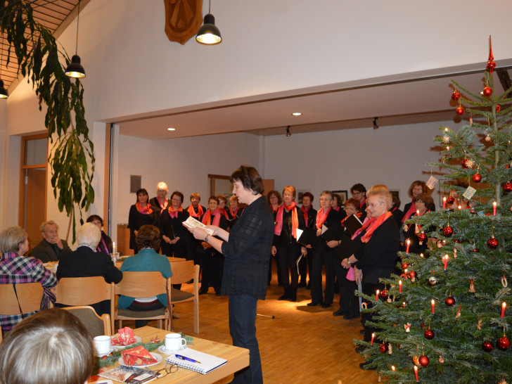Der Frauenchor Sickte wird mit Chorgesang zur Weihnacht erfreuen. Foto: Privat