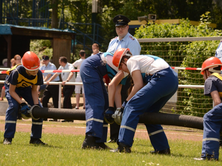 Am Sonntag trafen sich Jugendfeuerwehren aus dem Landkreis Goslar in Oker zum Kreisentscheid des Bundeswettbewerbs. Fotos: Feuerwehr Oker 