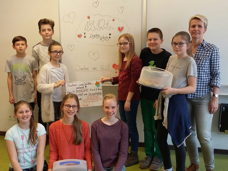 Schüler des Gymnasium im Schloss sammelten Geld. Foto: A. Bötel 