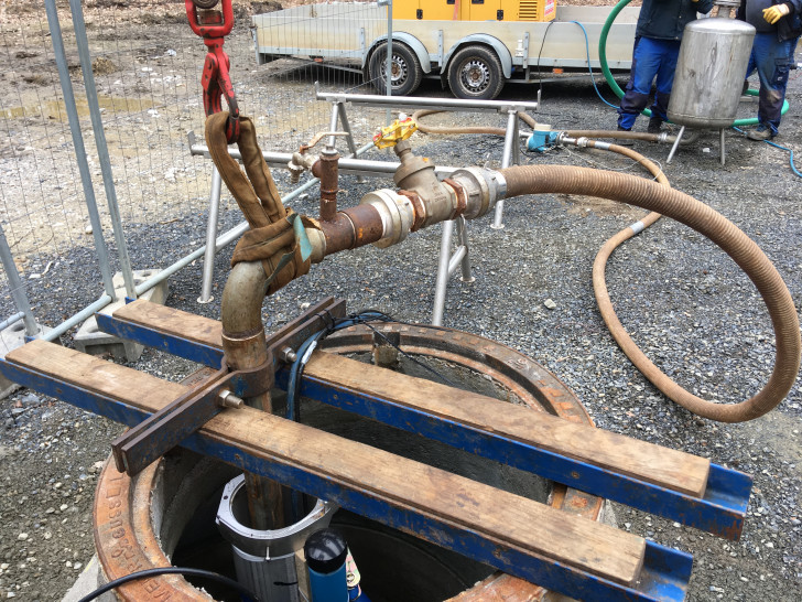 Die im Labor untersuchten Wasserproben wiesen nur geringe Spuren der Altlast Florentz (Lösemittelrückstände wie Vynilchlorid) und der Hausmülldeponie Morgenstern (Bor und Ammonium) auf. Fotos: Landkreis Goslar