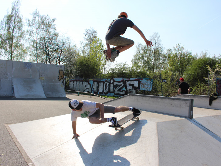 Skater-Plätze sind seit vielen Jahren Treffpunkte für junge Leute. Symbolfoto: Nick Wenkel