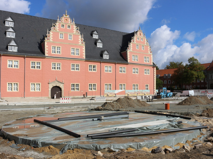 Die Sanierung des Schlossplatzes wird teurer. Foto: Anke Donner/Archiv