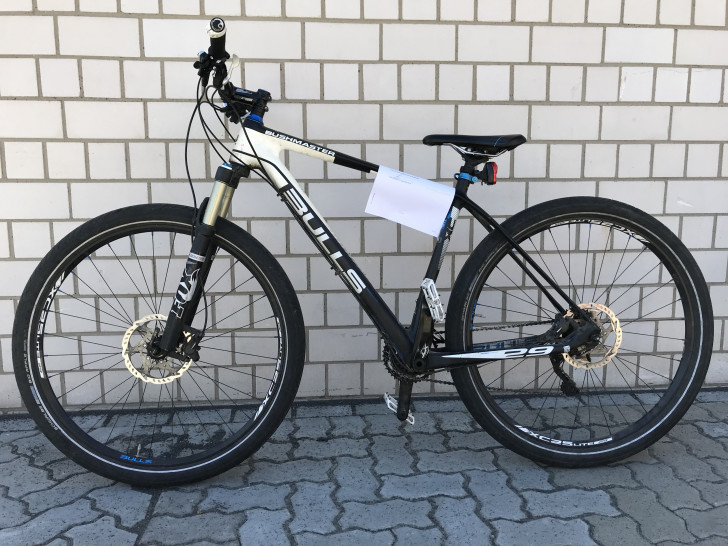 Die Polizei sucht den Besitzer dieses gestohlenen Fahrrads der Marke "Bulls". Foto: Polizei Goslar