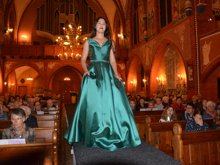 Im Anschluss an die Ansprache eroberten die Models den Laufsteg. Foto: Ev.-luth. Kirchenkreis Peine