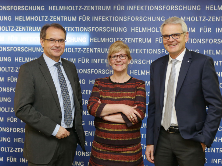 Ulrich Markurth, Dr. Anja Hesse und Dirk Heinz, Foto: HZI/Grammann
