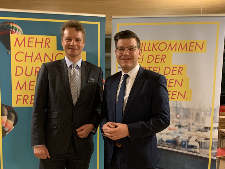 MdB Jens Beeck (links) und MdL Björn Försterling beim Themenabend des FDP-Kreisverbandes Wolfenbüttel