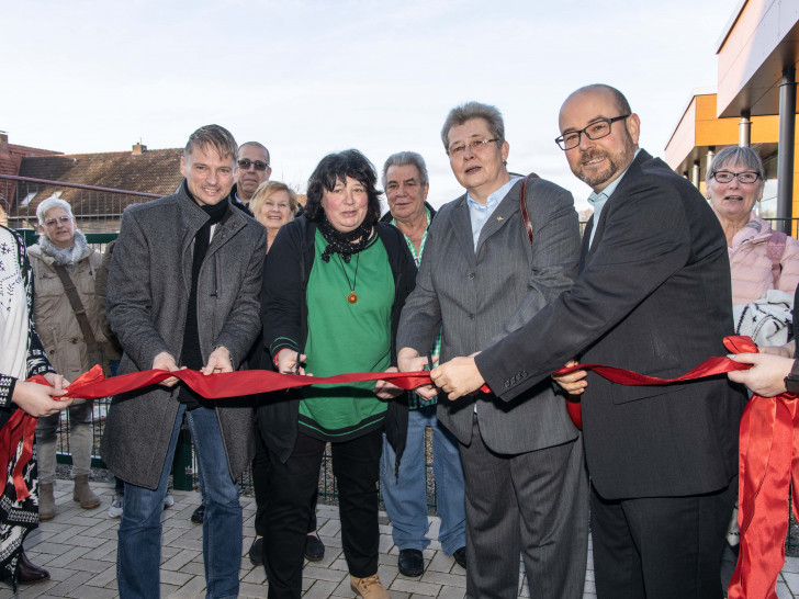 Von links: 1. Bürgermeister Stefan Klein, Kita-Leiterin Karin Esser, Pfarrerin Ina Böhm und Ortsbürgermeister der Ortschaft Ost Marco Kreit