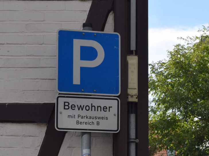 Wer in der Altstadt oder im Stadtteil Georgenberg wohnt, kann einen Bewohnerparkausweis beantragen. Ab sofort ist dazu kein Besuch in der Stadtverwaltung mehr nötig.