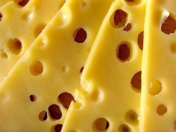 Etliche Sorten Käse von Aldi sind von einem Produktrückruf betroffen. (Symbolbild) 