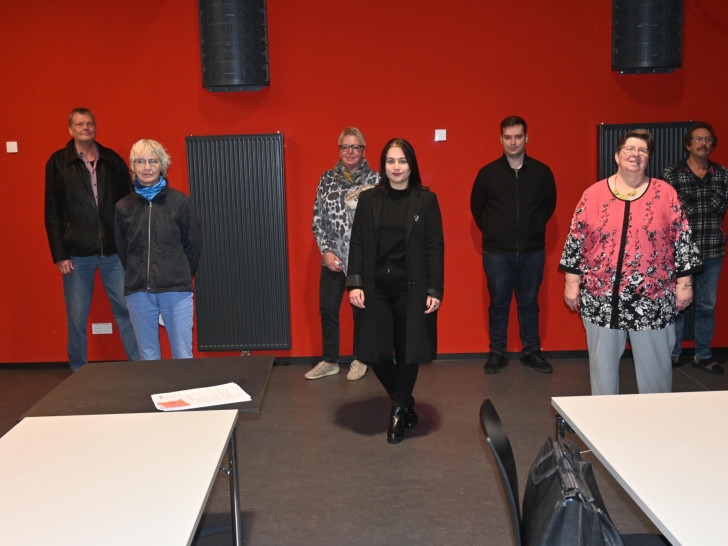 Von links nach rechts: Christian Roelle, Ursula Remmert, Ursula Weisser-Roelle, Tabea Asmus, Marvin Kramer, Sybille Heinemann und Hans Georg Hartwig.