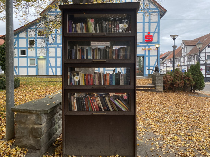 Tauschen statt wegwerfen: Die offenen Bücherschränke im Wolfsburger Stadtgebiet (hier: Vorsfelde) stehen allen Wolfsburger*innen zur Verfügung