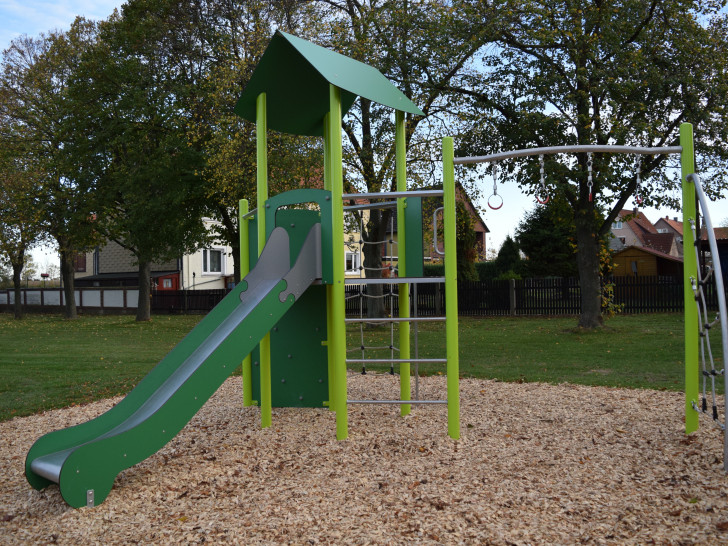 Die Kinder in Lengde können sich über eine neue Kletterkombination auf ihrem Spielplatz freuen.
