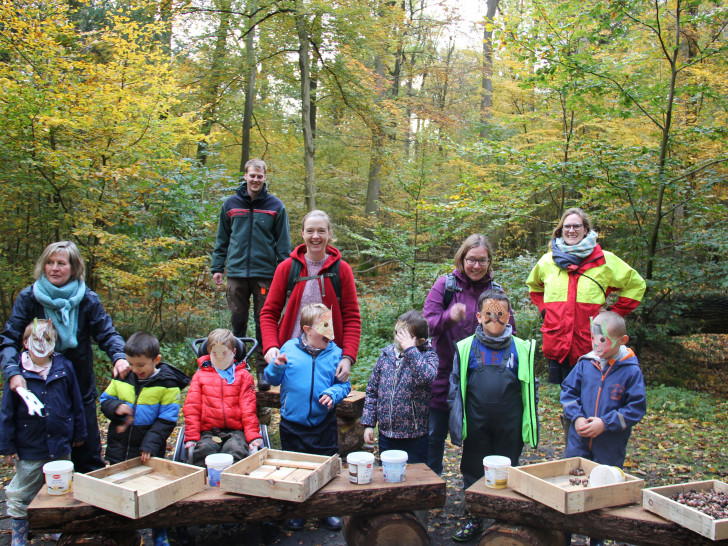 Die Schüler sammelten Eicheln und bauten Kästen für die Eichelhäher.