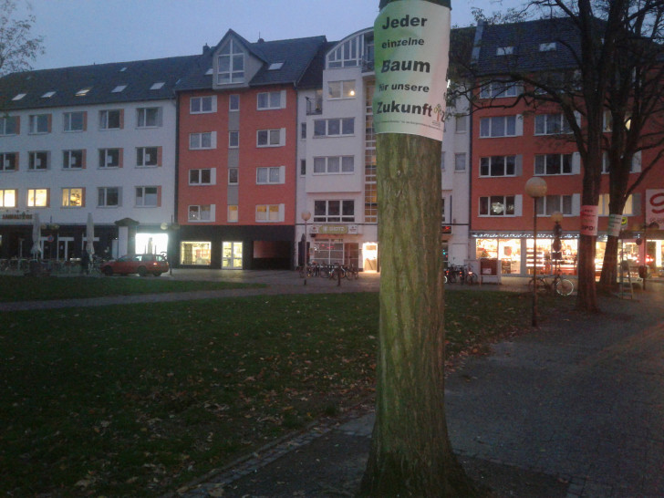 Die Plakate wurden gestohlen.