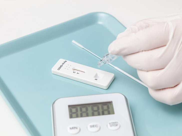 Pflegeeinrichtungen in Braunschweig benötigen Hilfe bei der Durchführung von Corona-Schnelltests.